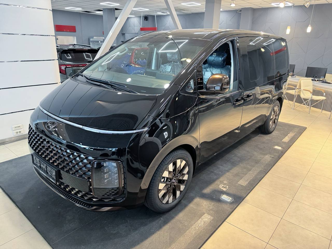 Hyundai Staria